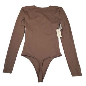 !!!!!!! SOLD !!!!!!!!!!! Women's Small Deep Taupe Contour Crew Longsleeve